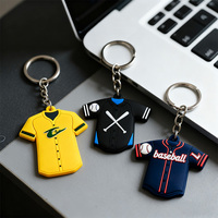 Porte-clés en PVC uniforme d'équipe, jetons de maillot de sport en caoutchouc souple, porte-clés miniature athlétique personnalisé imprimé, breloques souvenir, cadeaux, marchandises