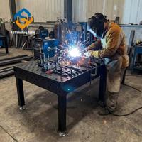 Table de soudage robuste avec base à broches intégrées, état neuf, durable, garantie de 2 ans