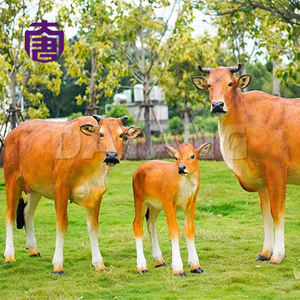 Lumière LED en forme de vache en fibre de verre 3D, adaptée à la décoration de jardin en extérieur, à l'éclairage paysager de parc et à la décoration de cour - Product Image 4