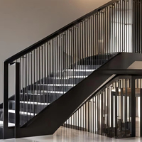 Escalier flottant moderne PRIMA avec poutre en acier au carbone pour maison et appartement