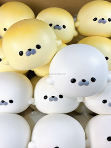 ของเล่นบีบ Hachimi Moist Finger Suction แบบค่อยๆคืนตัว ของเล่นบีบเนื้อนิ่มรูปอาหาร ของเล่นบีบคลายเครียด ของเล่นบีบเค้ก รูปซีลขนาดเล็ก - Product Image 1