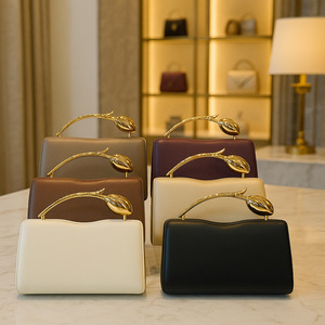 Sac à main classique en polyester avec chaîne, vente en gros d'usine, cadeau de la Saint-Valentin pour femme, pochette de soirée bandoulière - Product Image 1