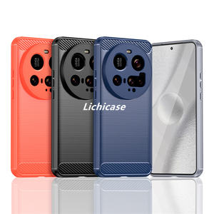 Lichicase Low MOQ fibra de carbono cepillado TPU funda de parachoques a prueba de golpes para Xiaomi 15 15 Pro 15 Ultra contraportada - Product Image 1