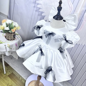 Abito Tutu Bianco con Fiocco <span class=keywords><strong>Nero</strong></span> e Maniche a Sbuffo per Bambine e Ragazze, Ideale per Feste e Occasioni Formali - Product Image 3
