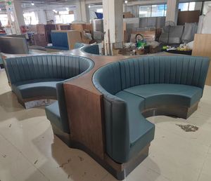 Asientos Tapizados en Cuero, Bancos Curvos para Restaurantes, Bares y Salas de Estar - Product Image 4