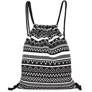 Sac cadeau en toile de coton personnalisé avec cordon de serrage, imprimé multicolore, style tendance et logo, emballage en gros disponible - Product Image 6