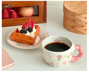 Cốc trà cà phê gốm hoa văn vẽ tay có tay cầm xoắn không đều - Product Image 4