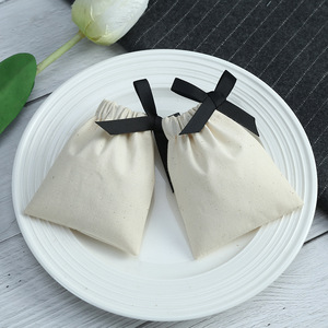 Bolsas de embalaje de joyería de lino y algodón con cordón, forma de sobre para almacenamiento de pendientes, venta al por mayor - Product Image 1