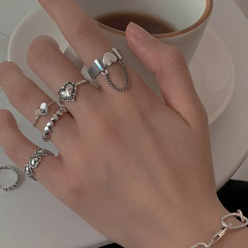 Moda 5 pezzi un Set anello gioielli catena Vintage amore combinazione anello Set farfalla impilabile anelli cuore per le donne