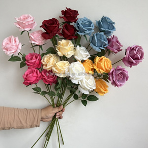 Hojas artificiales <span class=keywords><strong>de</strong></span> alta calidad, diseño novedoso <span class=keywords><strong>de</strong></span> 3 cabezas, flor rosa, diseño novedoso, venta al por mayor <span class=keywords><strong>de</strong></span> fábrica, venta al por mayor - Product Image 1