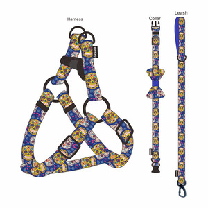 Set de Arnés Navideño para Mascotas, Kit para Pasear Perros en Días Festivos, Collar, Correa, Correa para Coche, Bozal, Pañuelo, Bolsa para Excrementos - Product Image 1