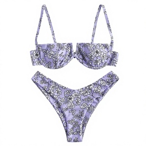 Conjunto de Bikini con Estampado Floral para Mujer, Top Bandeau, Braguita Tipo Tanga, Traje de Baño de 2 Piezas, Tela Elástica con Volantes, Estampado Digital - Product Image 1