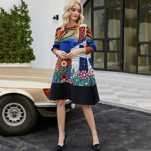 2021 primavera nuovo abito plissettato <span class=keywords><strong>a</strong></span> <span class=keywords><strong>tre</strong></span> <span class=keywords><strong>quarti</strong></span> <span class=keywords><strong>con</strong></span> collo rotondo stampato di grandi dimensioni - Product Image 3