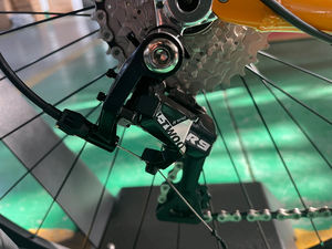 Bicicleta de Gravel Eurobike Da600 Ligera y Popular de 11 Velocidades para Adolescentes y Adultos, Horquilla de Fibra de Carbono, Frenos de Disco, Asequible - Product Image 4