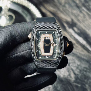 Montre mécanique automatique squelettée noire luxueuse, élégante et charmante, entièrement sertie de moissanite, résistante à l'eau 50 bars - Product Image 2