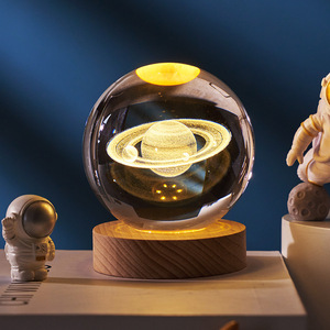 Bola de cristal de arte <span class=keywords><strong>3D</strong></span> lámpara de noche bola de cristal luminosa Decoración Sistema Solar planeta astronauta Saturno luces de noche Led - Product Image 5