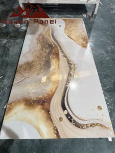 Les panneaux muraux commerciaux en marbre <span class=keywords><strong>PVC</strong></span> imperméables classiques au design moderne WAYON sont utilisés <span class=keywords><strong>dans</strong></span> le salon des villas. - Product Image 3