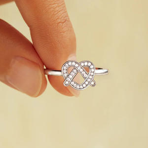 T0685 Anello in oro bianco con diamante taglio a cuore, colore naturale G, anello di fidanzamento romantico da donna - Product Image 6