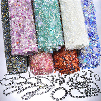 Vente en gros usine 21*32 cm Feuille thermocollante/auto-adhésive DIY avec strass en gravier naturel, perles caviar et autocollants pour artisanat, décoration murale et chapeaux
