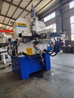 Machine de pliage de loquets en fer plat CNC entièrement automatique, équipement de pliage et de formage pour les pièces de quincaillerie en fer plat
