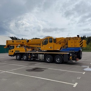 Grue sur camion classique de 25 tonnes de la série KD, configuration moyenne, modèle QY25K5D, pour la vente en catégorie des engins de levage, grue sur camion, grue de chargement sur camion - Product Image 3