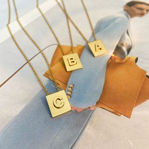 <span class=keywords><strong>Lisa</strong></span>-collar con 26 letras inglesas, colgante cuadrado de 18K de acero inoxidable chapado en oro, joyería hipoalergénica - Product Image 3