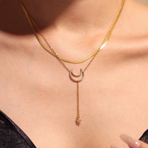 Collar con Colgante de Circonita Incrustada a la Moda, Cadena de Acero Inoxidable Dorada, Collar Simple con Forma de Luna y Estrella, Joyería para Mujer - Product Image 1