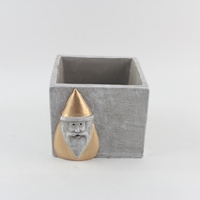 Nouveau pot en ciment gris écologique avec décorations de Noël pour plantes d'intérieur, présentation et rangement de fleurs sur le sol