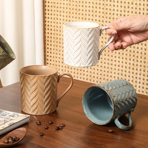 Tasse à café en céramique artisanale gaufrée à chevrons, en grès rustique à glaçure réactive, pour latte, thé, usage domestique ou café - Product Image 3