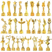 Plaques de trophées en résine personnalisées écologiques de style sportif pour entreprises, avec base en cristal au design unique, coupe de récompense d'honneur – Vente en gros