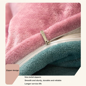 Set Biancheria da Letto In Velluto di Poliestere 100% Morbido e Felpato Invernale 4 Pezzi con Copripiumino Matrimoniale King e Lenzuolo Semplice e Moderno per la Casa - Product Image 4