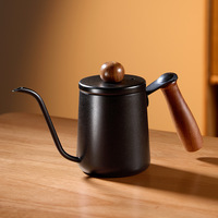 Pot de brassage à la main pour café à col de cygne noir en acier inoxydable avec manche en noyer de 600ml