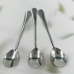 Série de cuillères ovales en acier inoxydable 601, Louche à soupe en acier inoxydable à long manche pour usage domestique, Cuillère épaissie, Service de table - Product Image 1