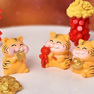 จีนปีใหม่เสือทองของสะสมสัตว์หัตถกรรมรูปปั้นตุ๊กตาเสือเรซิ่น