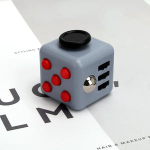 Werbeartikel Plastik Mini Fidget Cube - 6-seitiges Tragbares Stressabbau-Spielzeug zur Angstlinderung - Product Image 6