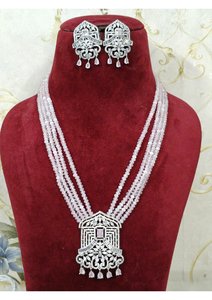 Conjunto de Collar de Cuentas Multicolor de Primera Calidad con Colgante Central de Circonia Cúbica y Pendientes a Juego, Joyería Elegante y Moderna - Product Image 2