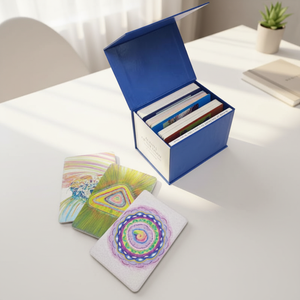Cartes d'Oracle Spirituelles avec Illustrations Artistiques en Couleur, Guide et <span class=keywords><strong>Jeu</strong></span> de Cartes de Tarot dans une Boîte Cadeau Magnétique - Product Image 2