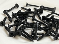 Vis à cloison sèche en phosphate noir à prix compétitif de notre usine chinoise, vis autotaraudeuses noires pour bois, vis à cloison sèche à filetage grossier et fin