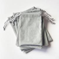 Sac à poussière en velours avec cordon de serrage et logo personnalisé, pochette de rangement anti-poussière pour maquillage, bijoux, emballage cadeau