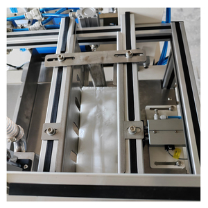 Máquina Automática para Empacar Toallas Sanitarias con Embolsado Impulsado por Servomotor y Cortador <span class=keywords><strong>de</strong></span> Alta Dureza D2 - Product Image 4