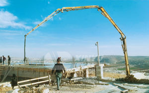 Pluma de colocación de hormigón popular de China, maquinaria de hormigón para construcción de edificios, pluma de colocación de hormigón móvil de 17m - Product Image 3