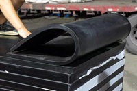 Maßgefertigte Schwerlast-Hitzebeständige Gummi-Bodenmatte Hochdichte Geräuschdämmende Rutschfeste Wasserdichte Langlebige EPDM-Schneidematte