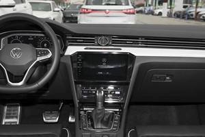 Meilleur <span class=keywords><strong>prix</strong></span> FAW <span class=keywords><strong>Volkswagen</strong></span> Magotan <span class=keywords><strong>GTE</strong></span> 4 portes 5 places, voitures d'occasion pour usage familial - Product Image 5