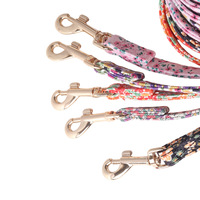Set Harnesses dan Tali Anjing Mewah Desainer, Bahan Katun Lukis Tangan, Bernapas, Ringan, Bermotif Bunga