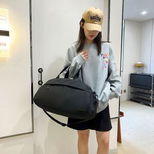 Bolsa de Deporte de Último Diseño, Gran Capacidad, Separación para Ropa Seca y Mojada, para Natación, Fitness, Gimnasio, Viajes, con Logotipo Personalizado - Product Image 5