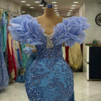 Robe de soirée sirène bleue élégante à volants et épaules bouffantes, ornée de perles et de cristaux, pour bal de promo, événements, tenue de cérémonie arabe, mariage personnalisé