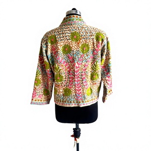 Chaqueta Corta Bordada con Flores Estilo Rajasthani, con Trabajo Aari y Sozni, Bordada a Mano, de Lana, Transpirable, para Otoño e Invierno - Product Image 5