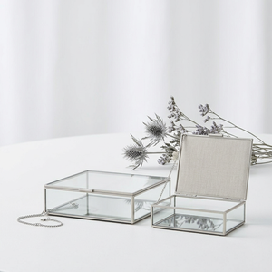 Boîte de rangement et organisateur de bijoux de luxe en verre avec cadre en métal en acier inoxydable mat pour fabricants - Product Image 1
