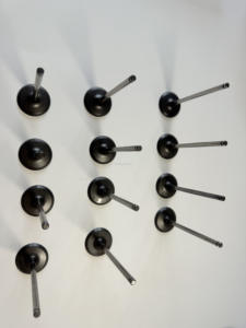 Высококачественные впускные и выпускные клапаны и клапаны для VW Audi <span class=keywords><strong>3</strong></span>,6 <span class=keywords><strong>3</strong></span>,7 модели 4,2 двигателей 022109611L 077109601Q 077109611S - Product Image 2