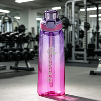 Bouteille en plastique Tritan+PP sans BPA de qualité alimentaire avec logo personnalisé, options de parfum, emballage en carton, design de couvercle rebondissant pour la randonnée, le camping et la salle de sport